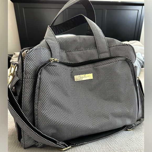 Ju-Ju-Be Handbags - Jujube large diaper/weekender bag